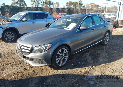 2018 Mercedes-Benz C 300 4Matic z USA, uszkodzony, nr VIN WDDWF4KB0JR335356